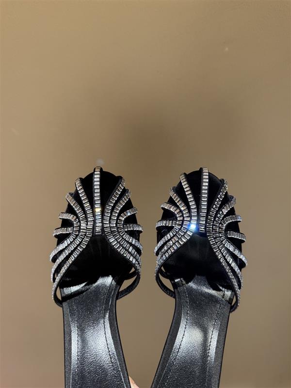 20251128101324937 300